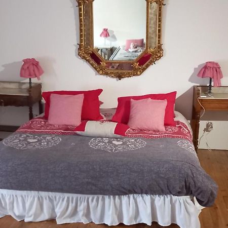 Bed and Breakfast Les Demeures De La Laigne Allas-Bocage Zewnętrze zdjęcie