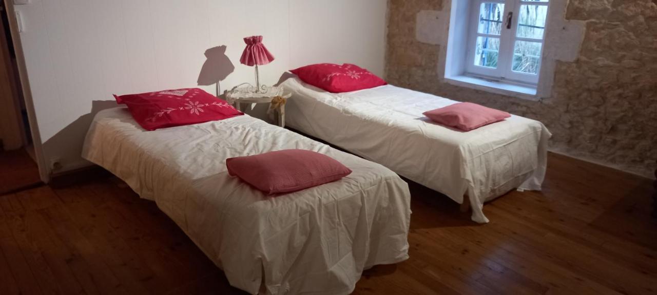 Bed and Breakfast Les Demeures De La Laigne Allas-Bocage Zewnętrze zdjęcie