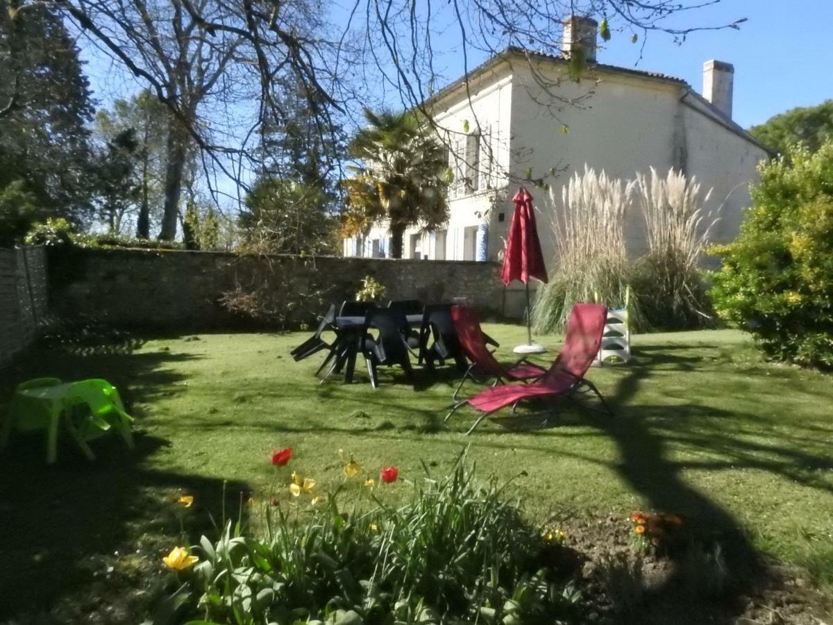 Bed and Breakfast Les Demeures De La Laigne Allas-Bocage Zewnętrze zdjęcie