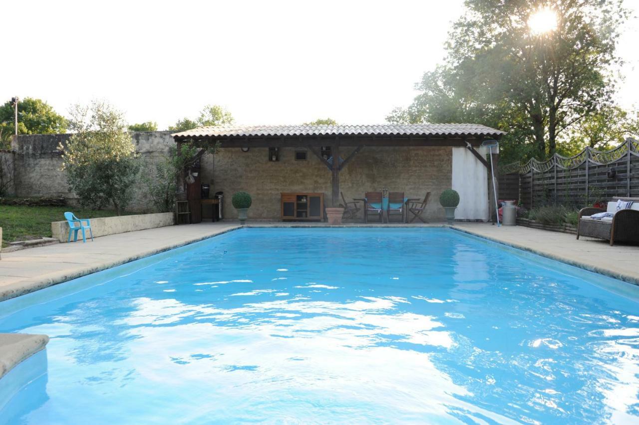 Bed and Breakfast Les Demeures De La Laigne Allas-Bocage Zewnętrze zdjęcie