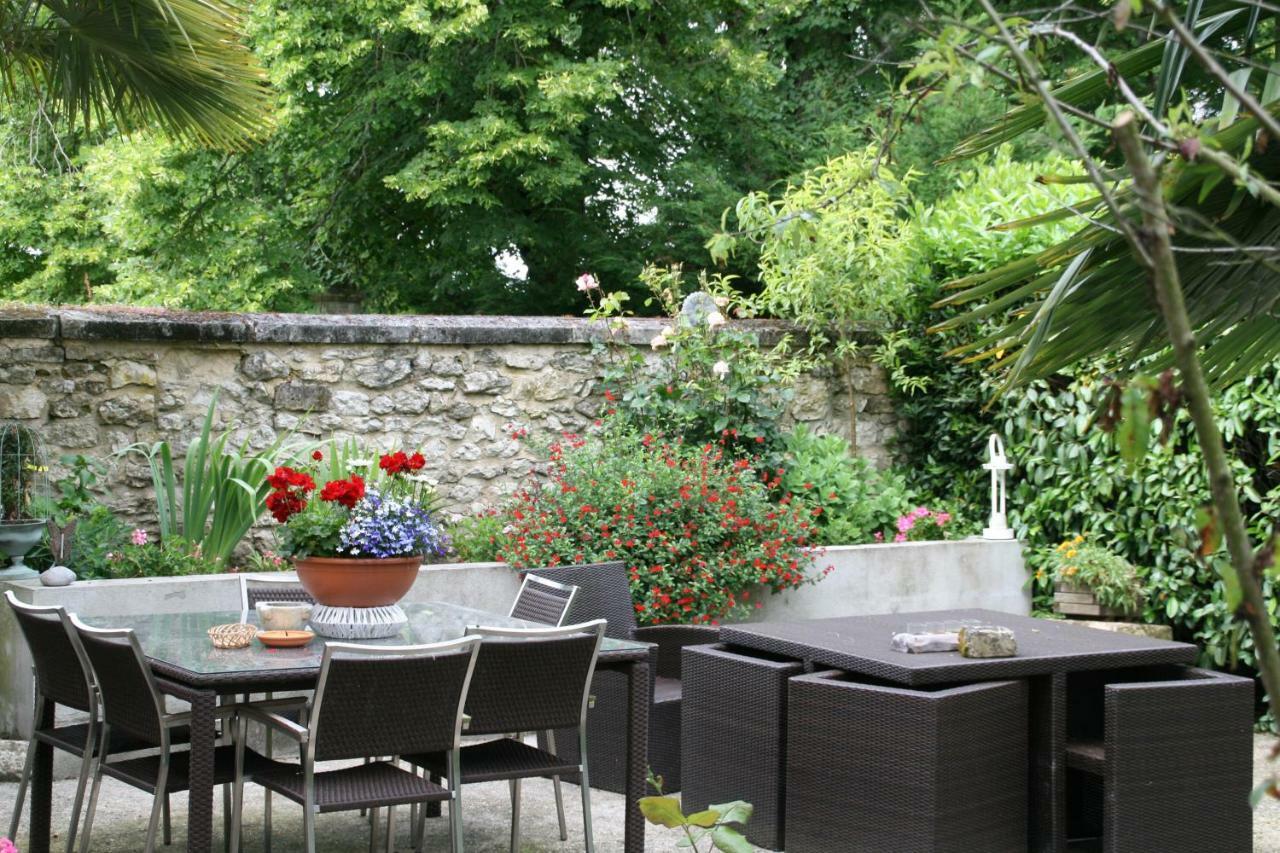 Bed and Breakfast Les Demeures De La Laigne Allas-Bocage Zewnętrze zdjęcie