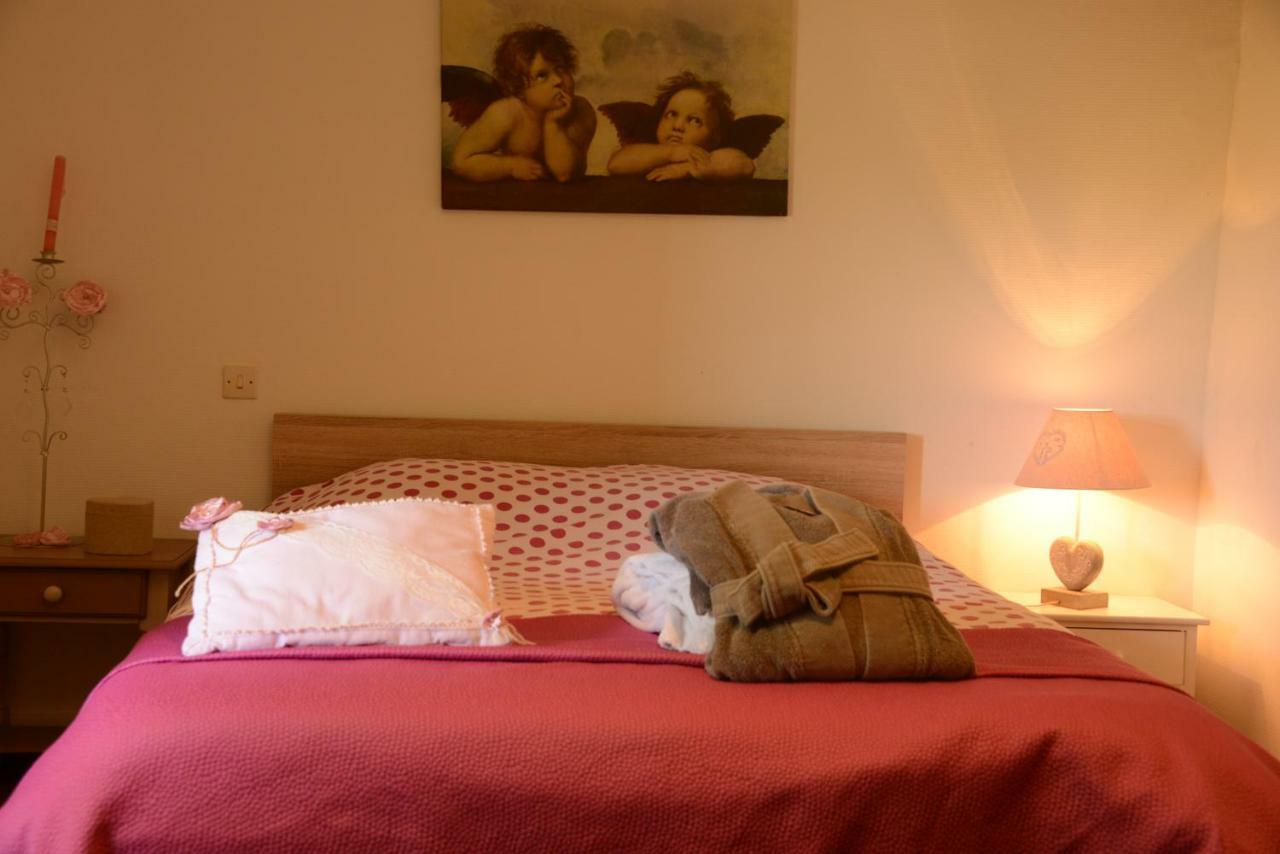 Bed and Breakfast Les Demeures De La Laigne Allas-Bocage Zewnętrze zdjęcie