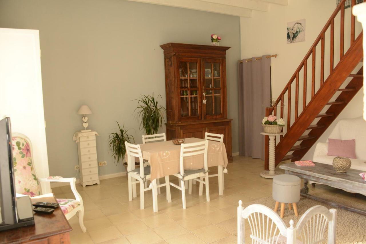 Bed and Breakfast Les Demeures De La Laigne Allas-Bocage Zewnętrze zdjęcie